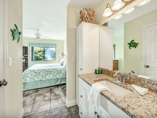 Holmes Beach Gulf Front 2 Bedroom Beach Vacation Condo